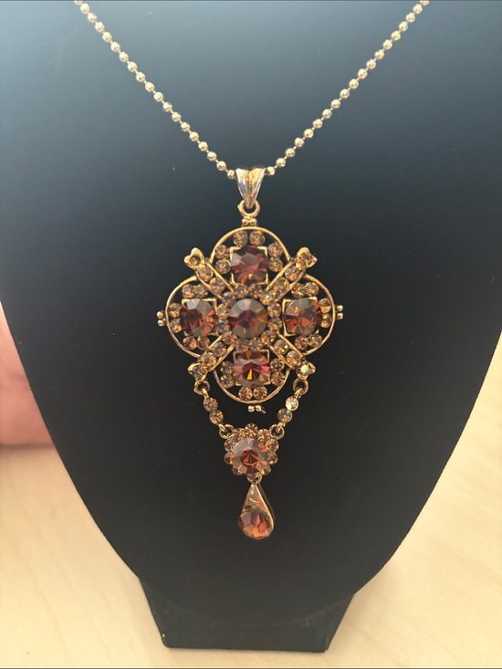 Jewelry - Gold-Tone Amber Crystal Pendant Necklace - Elegant Women's Jewelry
